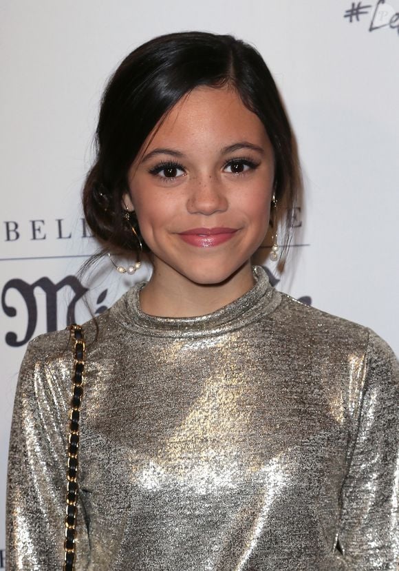 2016: Jenna Ortega, aos 14 anos, começava a despontar como uma estrela em ascensão