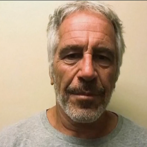 Andrew foi exposto em investigações sobre o caso Jeffrey Epstein, morto em 2019 na prisão após ser detido por crimes sexuais