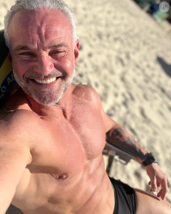 Mateus Carrieri está com 59 anos e impressiona com sua forma física impecável