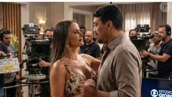 Belo e Viviane Araújo gravam cena de quase beijo na novela 'Três Graças'