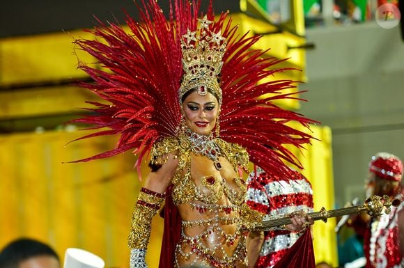 Fantasia de Juliana Paes já nasce histórica, com a assinatura da grife de luxo italiana Dolce e Gabbana