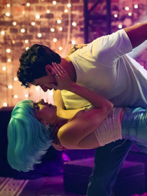 TUDO sobre 'De Férias com Você': o filme da Netflix para assistir hoje se você ama adaptações de livros de romance