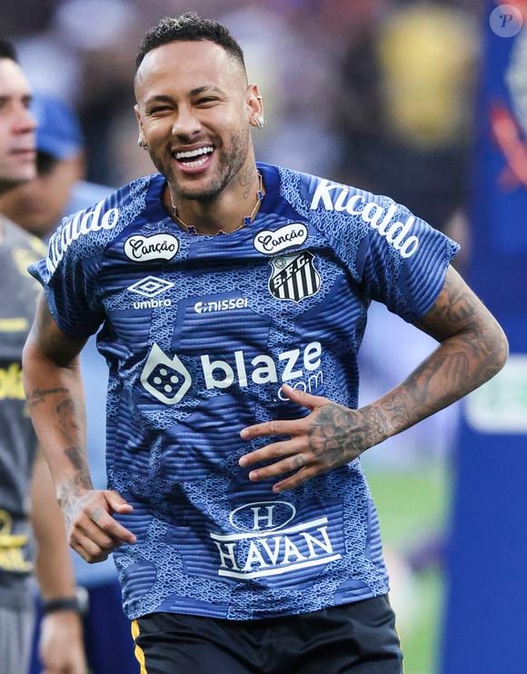 Assim está Neymar hoje, depois de todas as mudanças de sua aparência!
