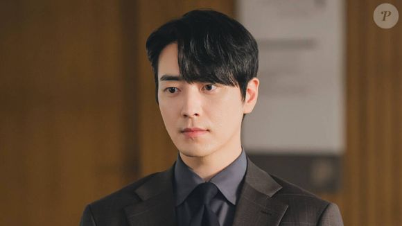 Lee Joon-hyuk, de 'Meu Secretário Perfeito', tem 41 anos