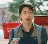 Já em 'Gostinho de Amor', Yoo Su-bin dá vida ao encrenqueiro Shin Choon-segung, dono de um restaurante de gukbap