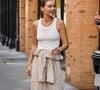 Com inspiração no quiet luxury, os sapatos baixos ganharam espaço nas combinações minimalistas que dominam o street style nesta temporada
