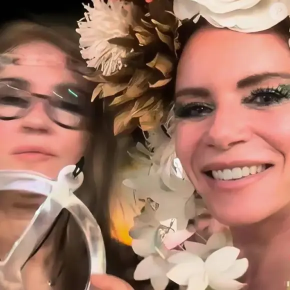 Correspondente veterana, Ilze Scamparini, curte descanso no Brasil em meio à festa antecipada de Carnaval ao lado de colega de trabalho Leilane Neubarth