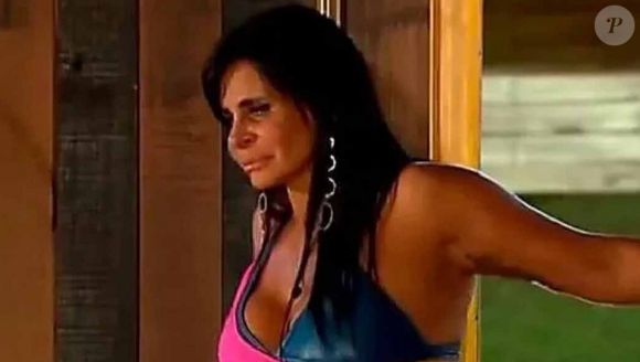 Gretchen ao deixar 'A Fazenda 5' fez Viviane Araujo gritar várias vezes 'Maria!', chorando