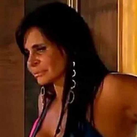 Gretchen ao deixar 'A Fazenda 5' fez Viviane Araujo gritar várias vezes 'Maria!', chorando