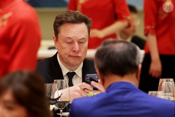 A internet foi à loucura depois que um vídeo feito por inteligência artificial colocou Virgínia Fonseca e Elon Musk em uma cena romântica fictícia