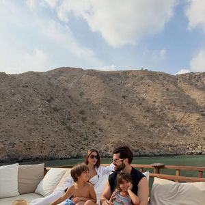 Alok é casado com a médica Romana Novais e pai de dois filhos, Ravi e Raika