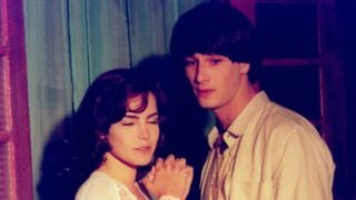 'Me machuquei de verdade. Fiquei marcado, mas não senti dor física': há 28 anos, Rodrigo Santoro errou na mão ao gravar cena de surra com chicote para série com Ana Paula Arósio