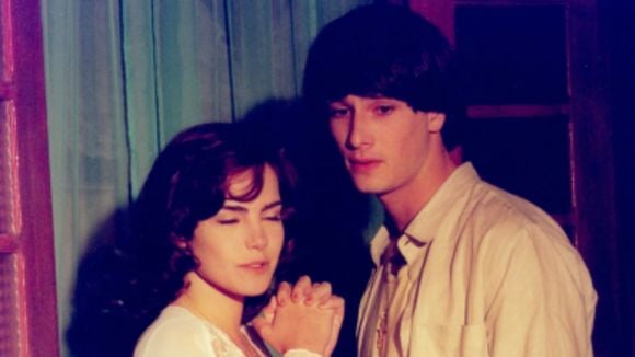 'Me machuquei de verdade. Fiquei marcado, mas não senti dor física': há 28 anos, Rodrigo Santoro errou na mão ao gravar cena de surra com chicote para série com Ana Paula Arósio