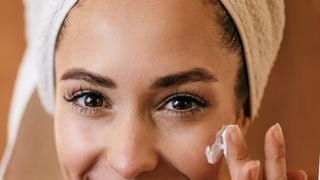 Miriam Arenas, farmacêutica, sobre o creme Nivea: 'Existem peles muito secas, com a barreira cutânea bastante danificada, que já usaram o produto e tiveram bons resultados. Mas isso não significa que ele vá funcionar da mesma forma em todos os tipos de pele'