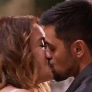 Filipa (Claudia Abreu) volta a namorar Danilo no último capítulo de Dona de Mim e deixa Nina para trás