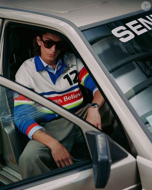 A Zara aposta na nostalgia dos anos 1990 com uma coleção especial criada em parceria com a marca Senna, que homenageia o legado de Ayrton Senna por meio de roupas e acessórios inspirados em seu estilo pessoal