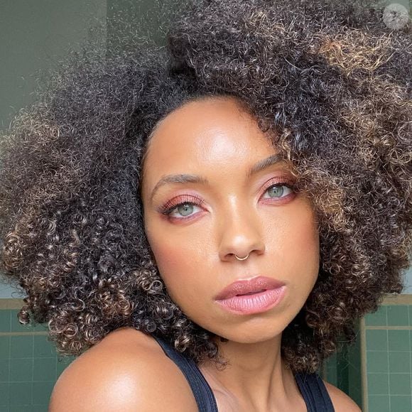 Bob em camadas é corte clássico versátil para mulheres de diferentes curvaturas de cabelo