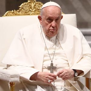 2023: Papa Francisco recita o Santo Rosário em uma oração pela paz na Ucrânia e outras partes do mundo afetadas pela guerra
