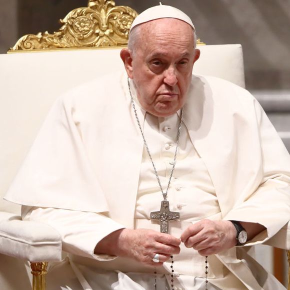 2023: Papa Francisco recita o Santo Rosário em uma oração pela paz na Ucrânia e outras partes do mundo afetadas pela guerra