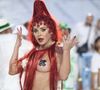 Em vez das plumas tradicionais, o figurino explorou cabelos ultralongos, pedrarias e uma estética provocativa, quase teatral. Icônica é pouco! Fabíola mostrou que a Mocidade promete um desfile cheio de atitude, liberdade e personalidade, do jeitinho que Rita Lee merece