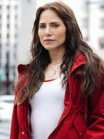 Achei na Zara: 5 botas chelsea da protagonista Letícia Colin em 'Quem Ama, Cuida', novela da TV Globo substituta de 'Três Graças' após o 'BBB 26'