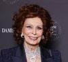 Aos 92 anos, Sophia Loren mantém seu status de diva do cinema. A atriz italiana construiu uma carreira de mais de sete décadas e estrelou mais de cem produções