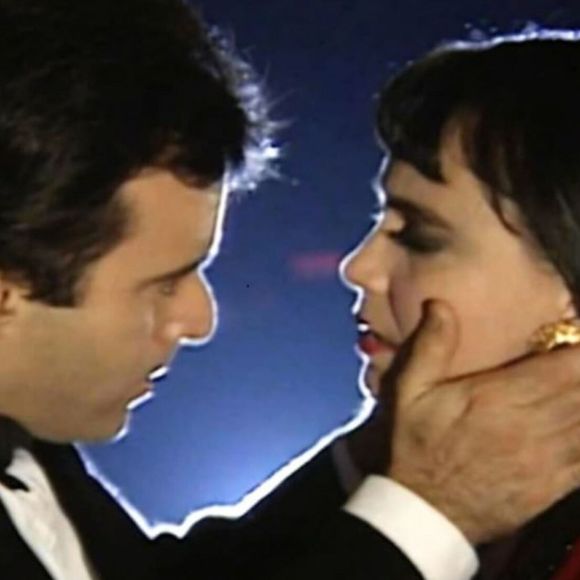 O que acontece com Maria do Carmo na novela 'Rainha da Sucata'? Mocinha de Regina Duarte casa com Edu (Tony Ramos), mas sofre e acaba na prisão