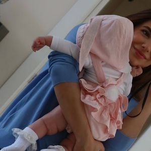 A roupinha da filha de Luan Santana e Jade Magalhães encantou internautas