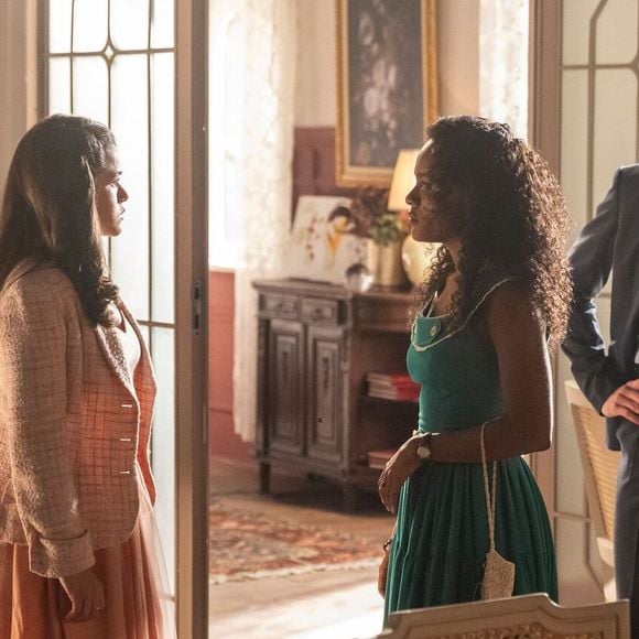 Bia (Maísa) conta para Beatriz (Duda Santos) que nunca transou com Beto (Pedro Novaes) durante o casamento no capítulo de 9 de junho em 'Garota do Momento'