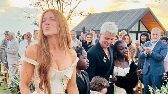 Renovação de votos de Giovanna Ewbank e Bruno Gagliasso tem vestido de noiva com detalhes do século XVIII, filhos fashionistas e convidados famosos. Fotos!