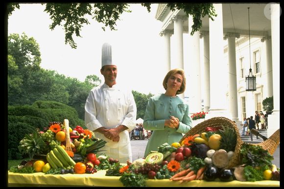 Nos bastidores da Casa Branca, Hillary trocou o chef francês por refeições leves e uma coleção de mais de 100 molhos apimentados