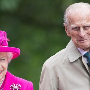 Rainha Elizabeth II não estava no leito de morte do marido, príncipe Philip, revela novo livro: 'Partiu sem se despedir'