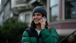 16 anos após seu lançamento: graças à comédia romântica TOP 1 da Netflix no mundo, essa música icônica está de volta às paradas