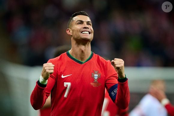 Cristiano Ronaldo foi um dos citados na música e, instantaneamente, começou a ser buscado com o assunto na web