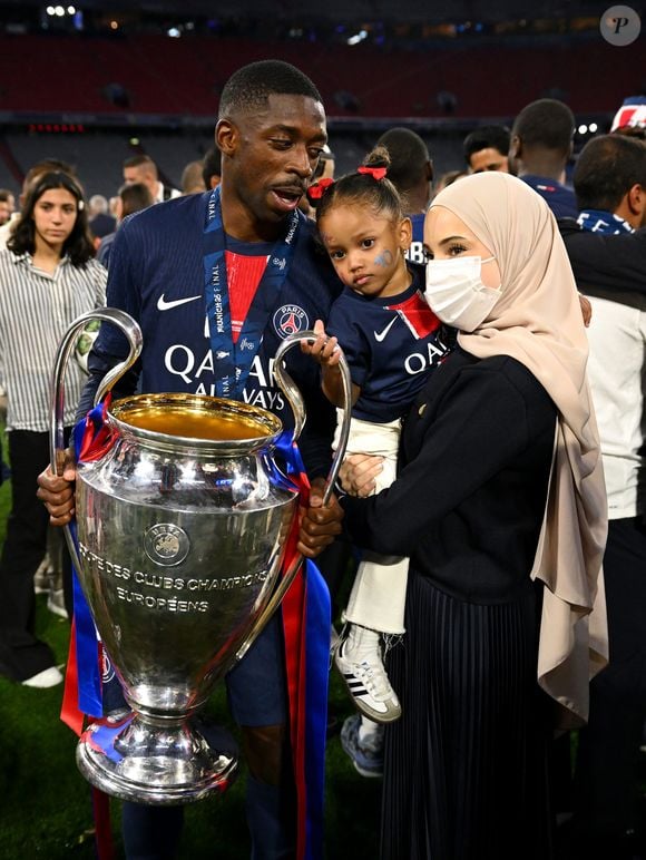 Ousmane Dembélé e Rima Edbouche são casados desde 2021 e são pais de uma filha, Naïma