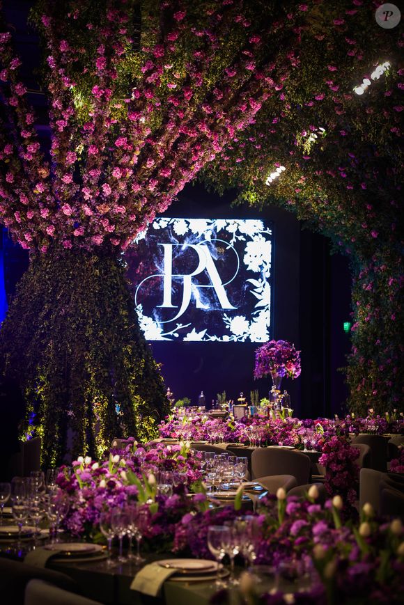 Festa de renovação de votos de Roberto Justus e Ana Paula Siebert contou com 200 mil flores