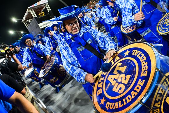 Carnaval 2026 em São Paulo: bateria do Acadêmicos do Tatuapé levantou o Anhembi