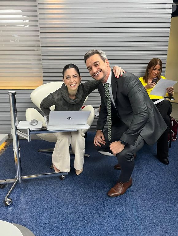 Tiago Scheuer foi parabenizado pela colega Cinthia Toledo durante o ‘Bom Dia São Paulo’ nesta terça-feira (02)