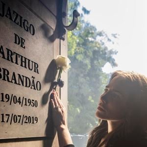 Antonio Fagundes falou sobre o destino de Arthur Brandão em Quem Ama Cuida. O ator revelou que gravou diferentes versões da morte do empresário e brincou sobre uma possível volta do personagem