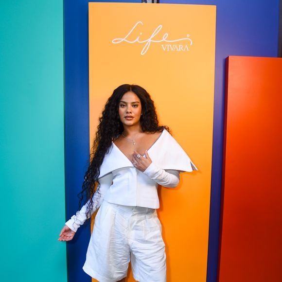 Bella Campos roubou a cena no evento da Vivara com um visual moderno e elegante que destacou seu lado fashionista fora das telas