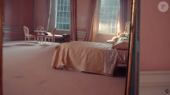 Cada superfície do quarto foi pensada para lembrar a pele de Catherine, incluindo as paredes e o chão