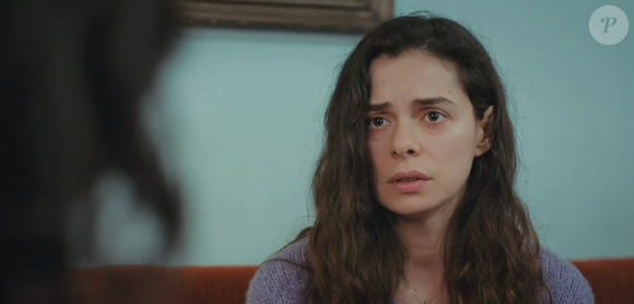 Bahar exige ver as fotos da irmã, Sirin, com Sarp na novela 'Força de Mulher', capítulo de 16 de abril de 2025, quarta-feira