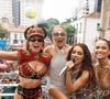 De cabelo preso e mini vestido prata, Marina Ruy Barbosa marca presença no Bloco da Anitta 2026 neste sábado (21); na foto ela posta com Juliette e Mariana Ximenes, além da cantora
