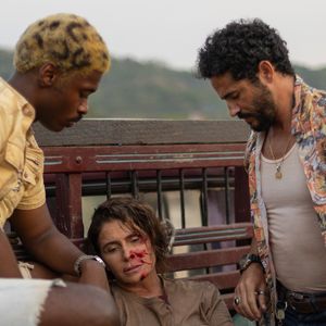 Sua mãe Patrícia (Giovanna Antonelli), que estava afastada do cargo na polícia, resolve se infiltrar no garimpo em busca da filha