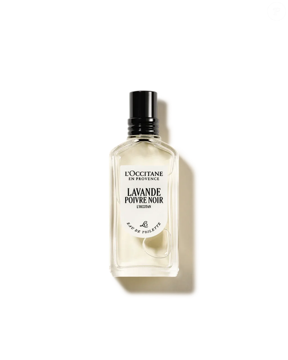 O Lavande Poivre Noir, da L’Occitane en Provence, explora o contraste entre o calor da lavanda e a intensidade da pimenta-do-reino. A composição também reúne elemi, canela e noz-moscada, com cedro e almíscares no fundo, criando uma fragrância de perfil intenso e elegante
