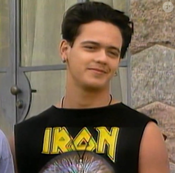 Danton Mello, o Johnny Bala de 'A Viagem', disse sobre a sua tatuagem no pescoço: 'Hoje em dia, a gente tem novas técnicas e é muito mais fácil você reproduzir uma tatuagem num ator, numa atriz. Era bem trabalhoso fazer aquela tatuagem'.