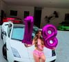 Fortuna de Melody: aos completar 18 anos, cantora posou ao lado de um dos seus cinco carros de luxo. Juntos, veículos somam mais de R$ 4 milhões