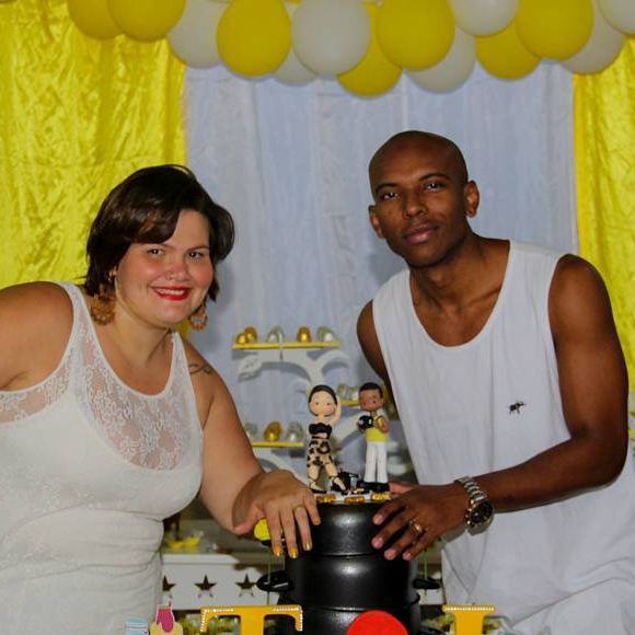 Thais Carla é casada com o fotógrafo Israel Reis desde 2016, antes da fama