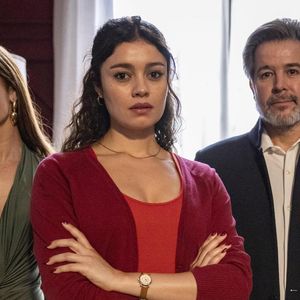 Gerluce denuncia Arminda e Ferette sobre crime dos remédios e se dá mal na delegacia