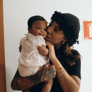 Logo que nasceu, Zuri teve sua aparência bastante comparada a de Ludmilla